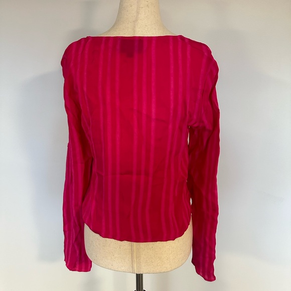 Line & Dot Button Down - Picture 2 of 4